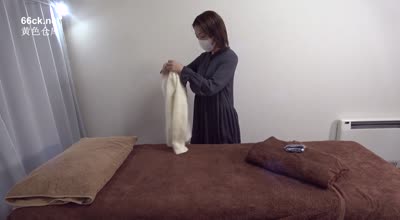 FC2PPV-4683448肌肤光滑可爱的贵妇光临