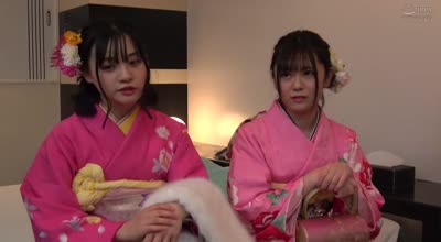 DVMM-237 二次会帰りの終電間際に突撃交渉！成人式で再会した友達男女が中出し1発10万円の過激ミッションに挑戦！ほろ酔い女子大生2人が同級生男子とラブホテルで朝までハーレム逆3P連続射精セックス！性欲溢れる若者の人生初の中出し乱交は1発限りじゃ…